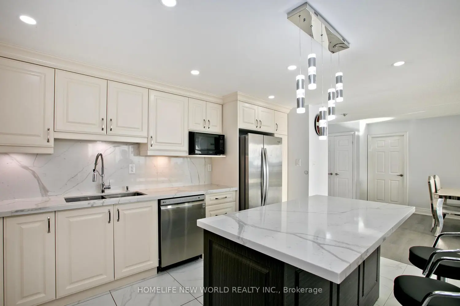 Additional image 9 of 75 Bamburgh Circle 2117