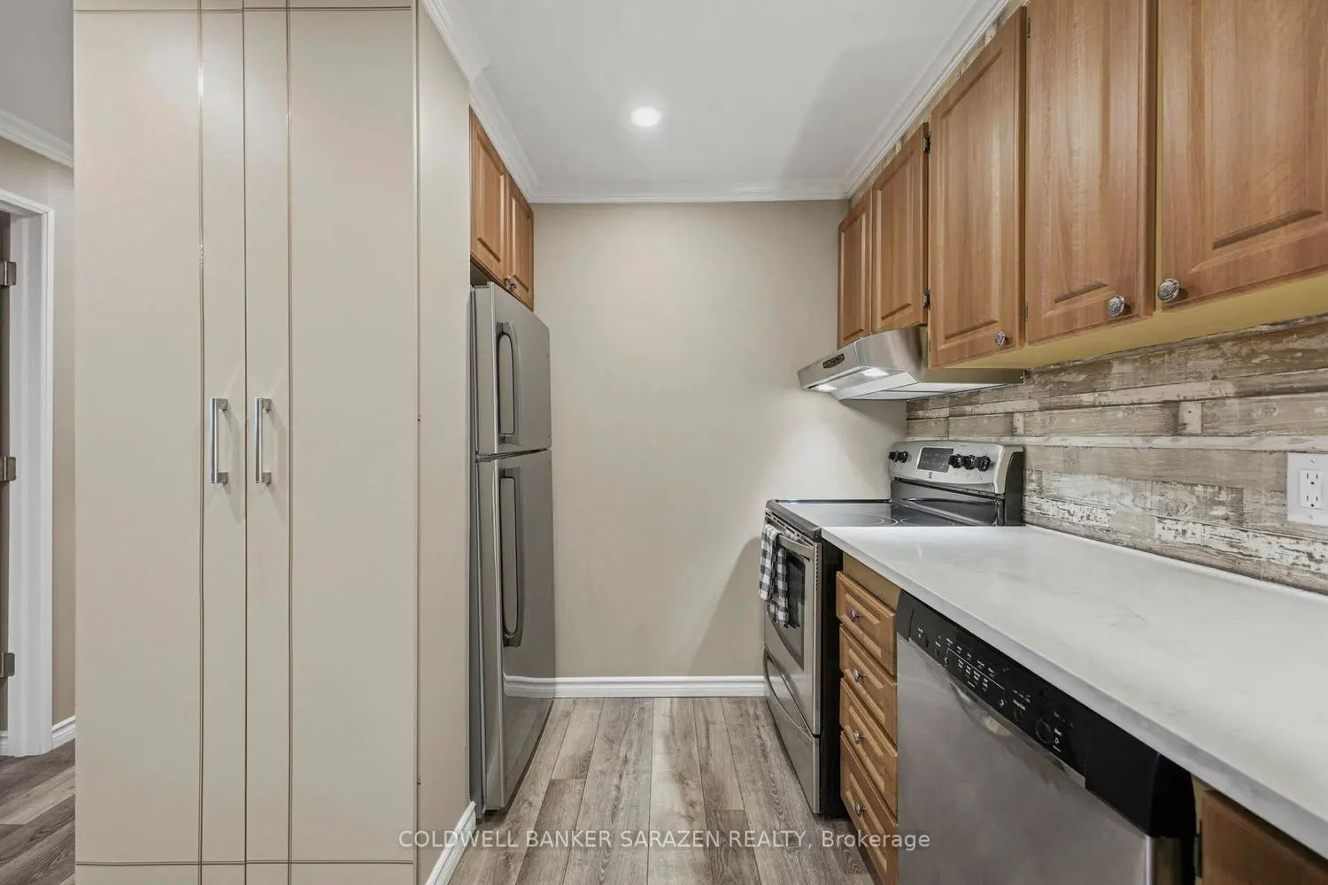 415 Greenview Avenue 2102 photo 3