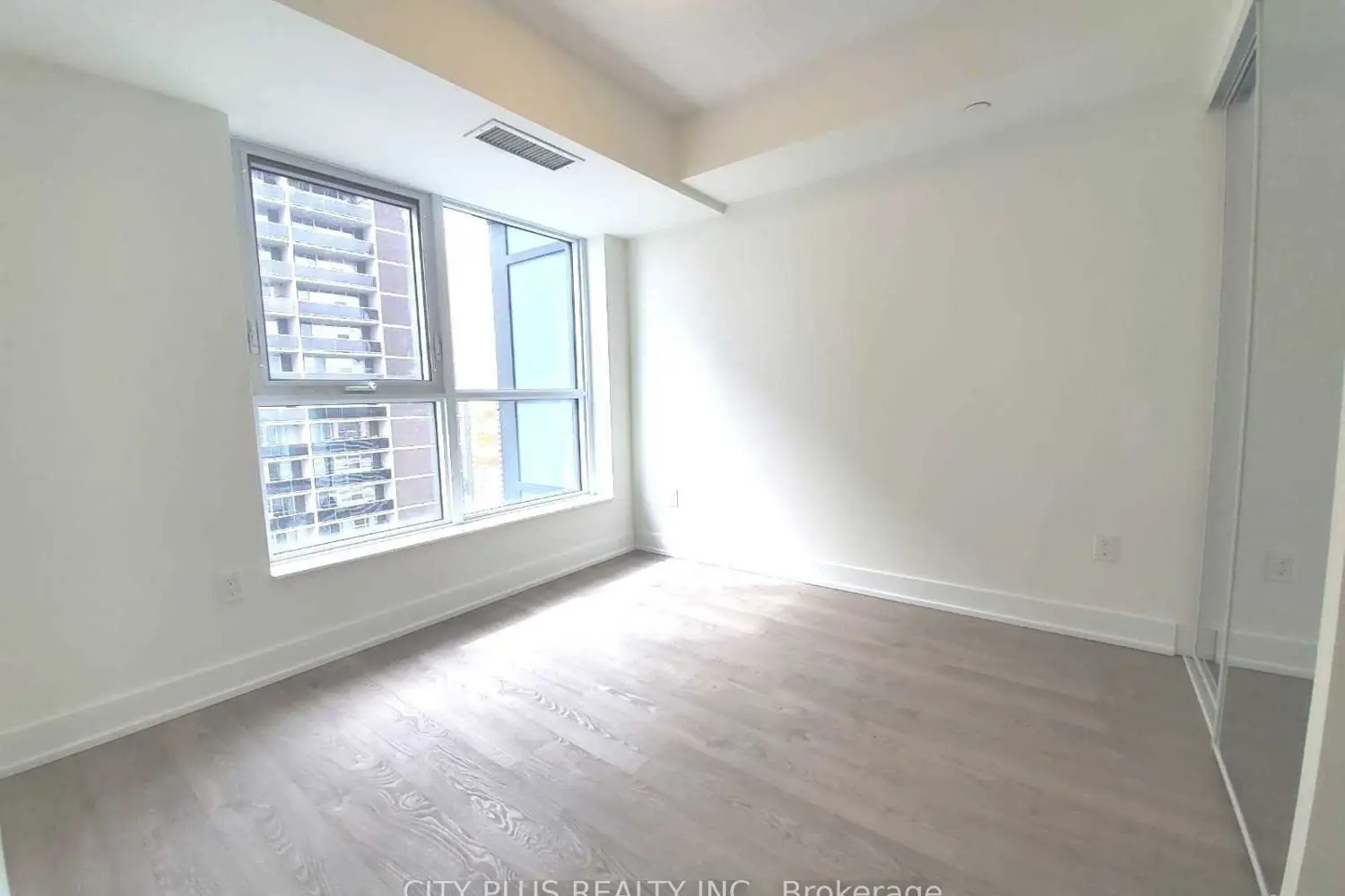 Additional image 4 of 9 Mabelle Avenue 1815