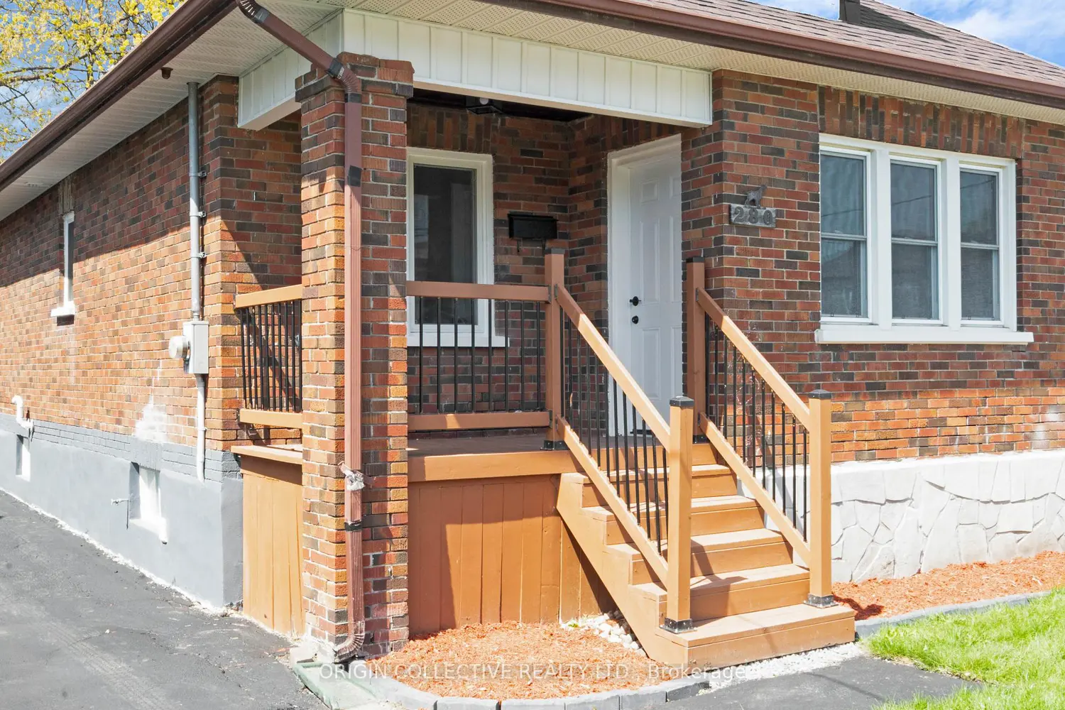 280 Division Street photo 2
