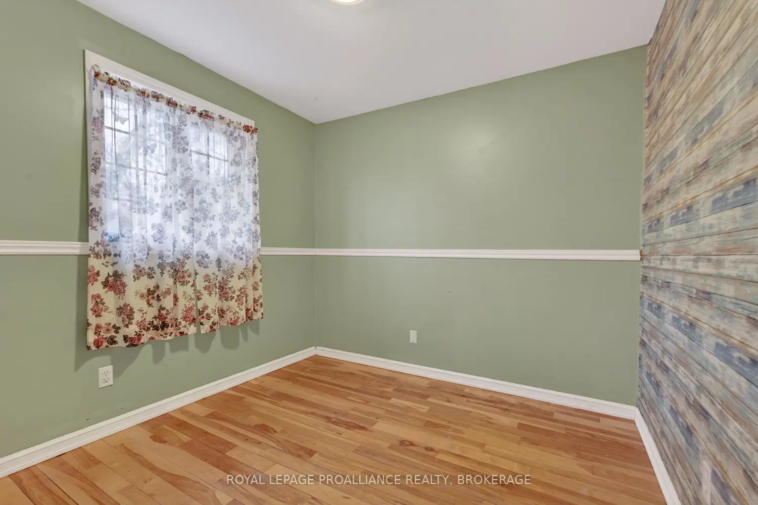 3081 Barnaby Court photo 4
