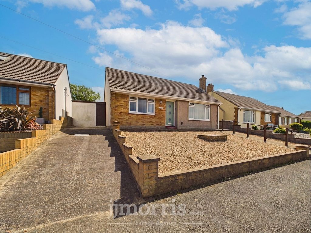 2 bed detached bungalow for sale25 Heol Dewi, Fishguard, Pembrokeshire SA65