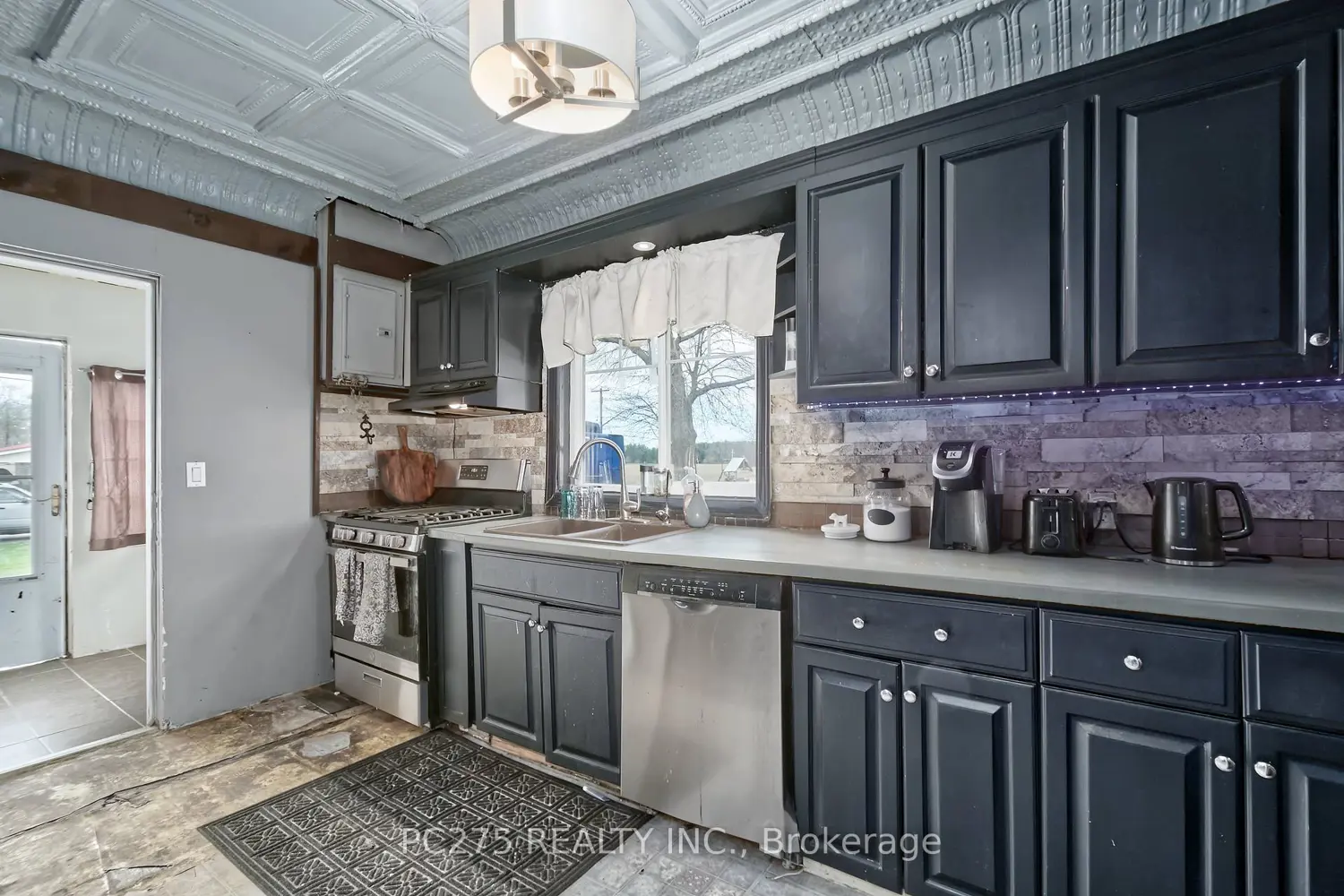 179 Queen Street photo 5