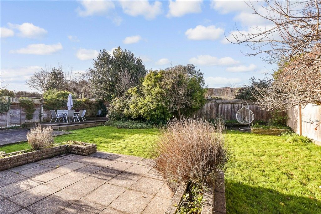 Additional image 5 of 4 bed chalet for saleVictoria Road, Freshwater, Isle Of Wight PO40