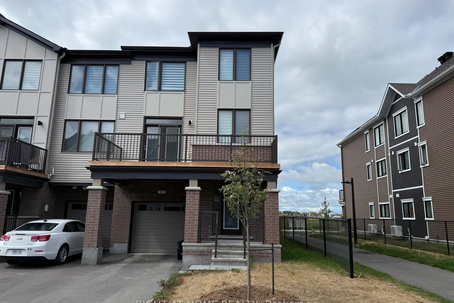 42 Stitch Mews photo 2