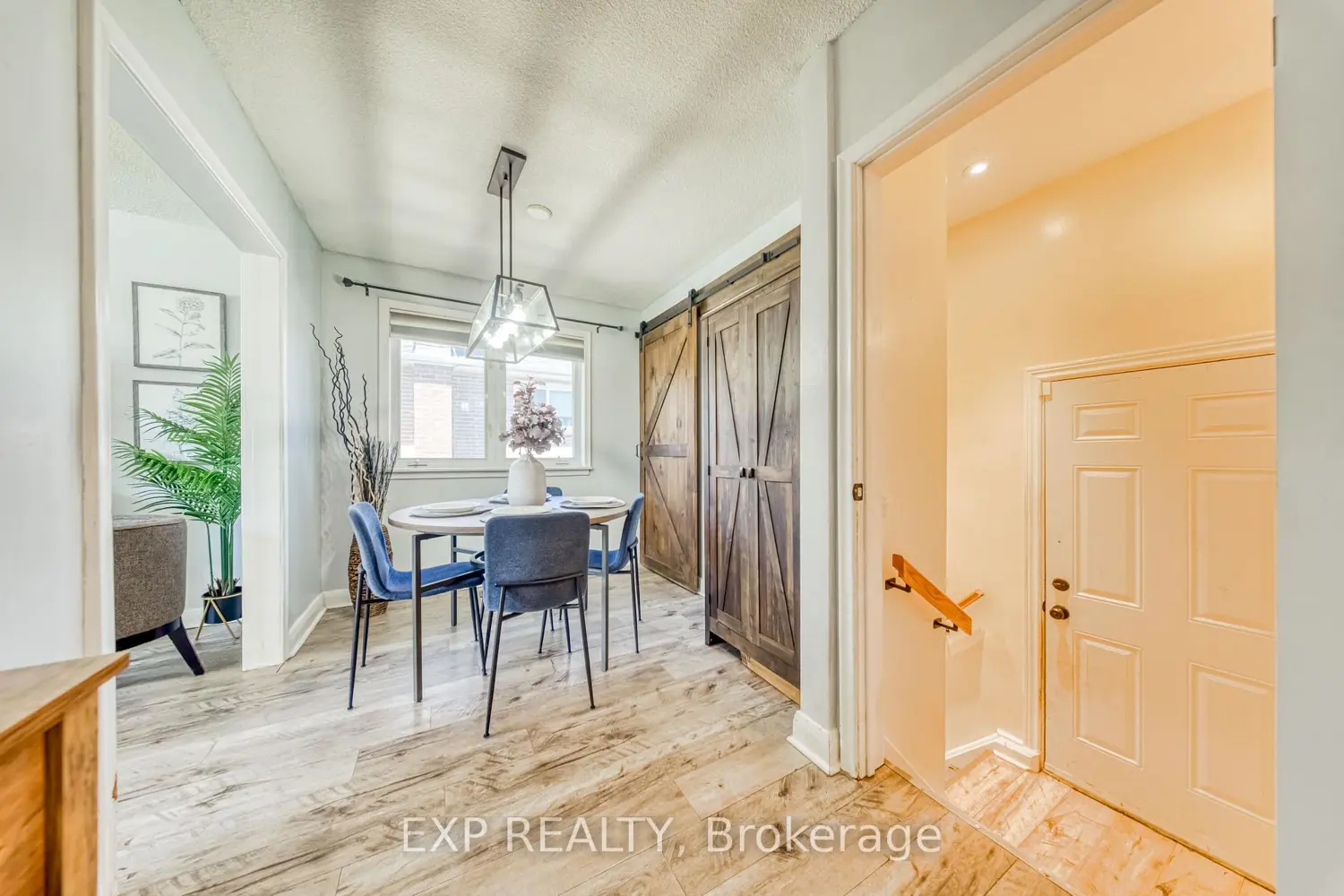 752 Eastbourne Avenue photo 4