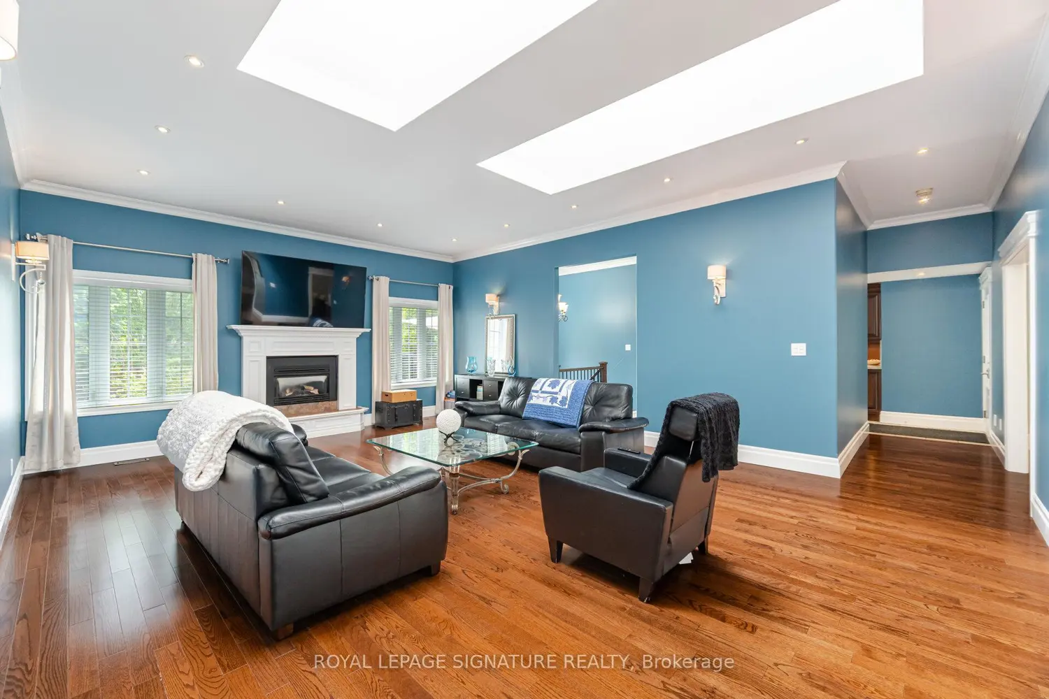 15634 Mountainview Road photo 3