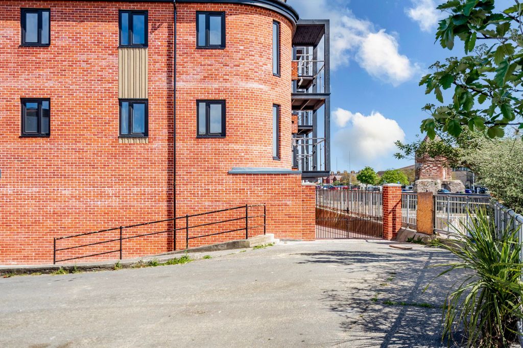 Additional image 15 of 2 bed penthouse for saleSidestrand Road, Great Yarmouth NR30