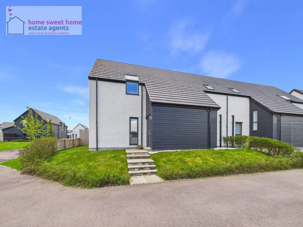 3 bed semi-detached house for saleCampbell Court, Croy IV2