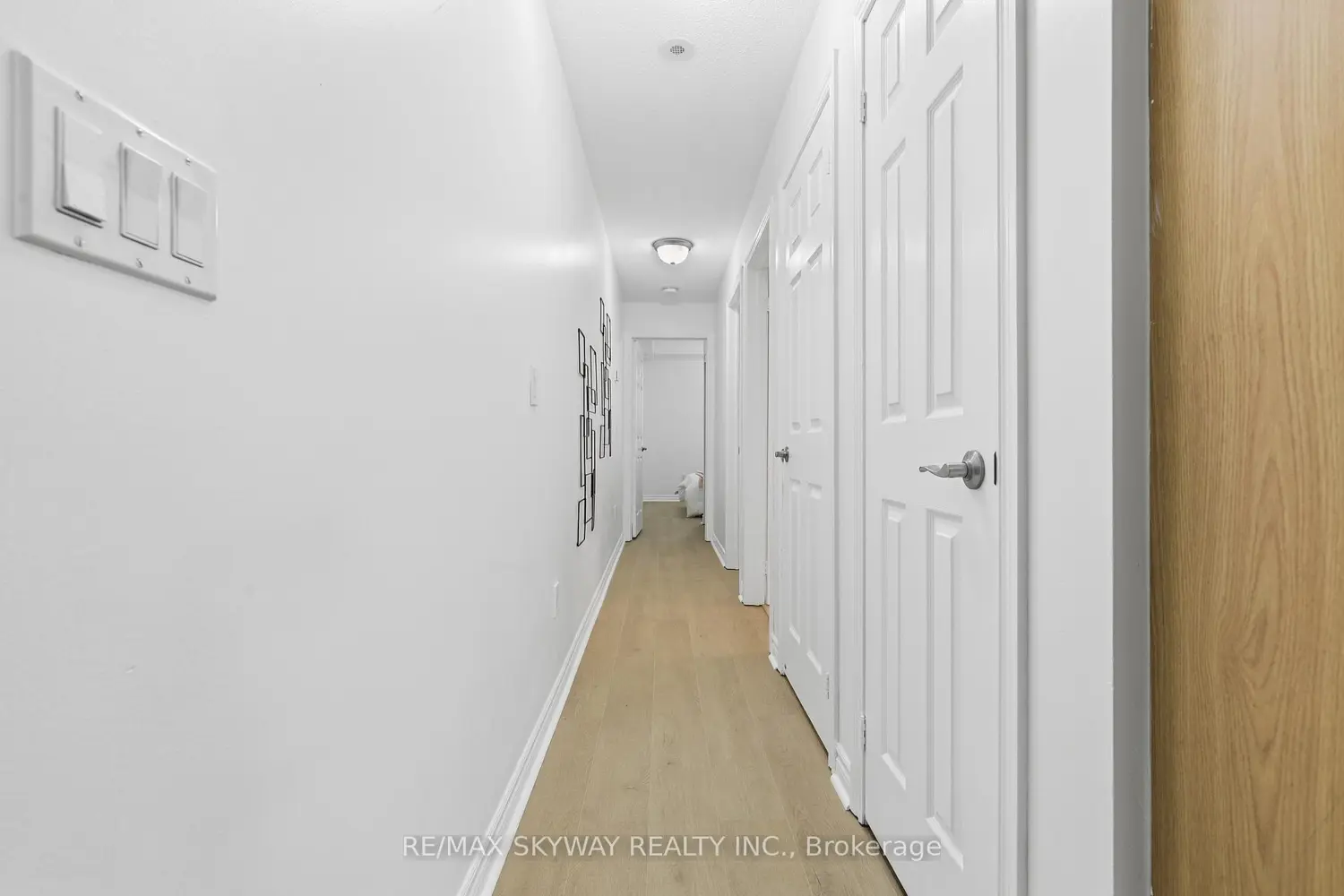 Additional image 9 of 11 Pine Street 15