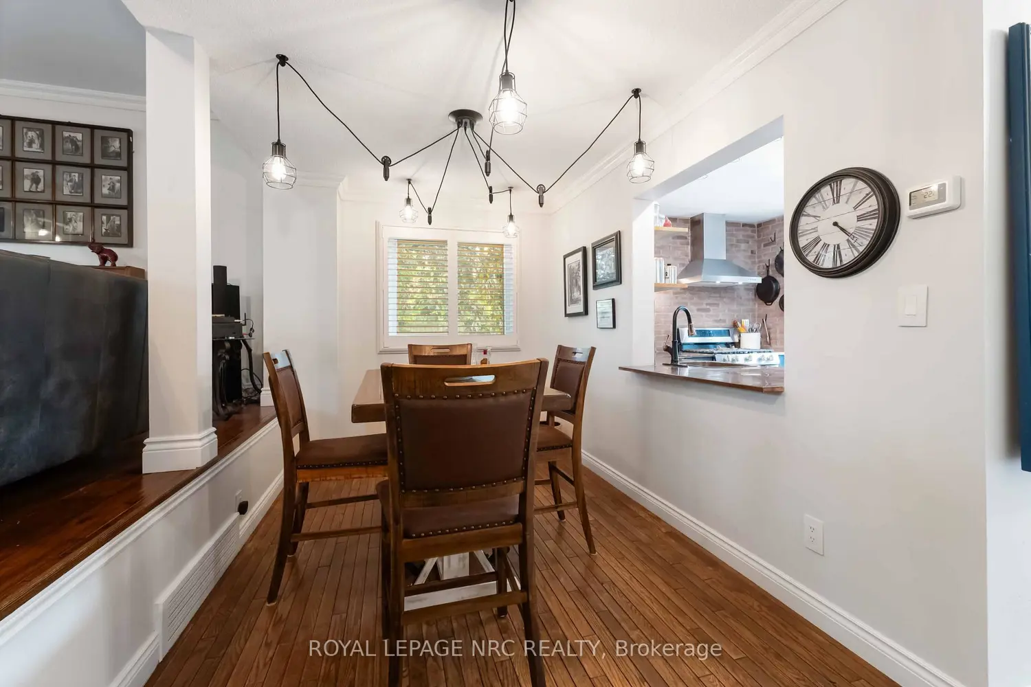 122 Lakeshore Road 40 photo 5