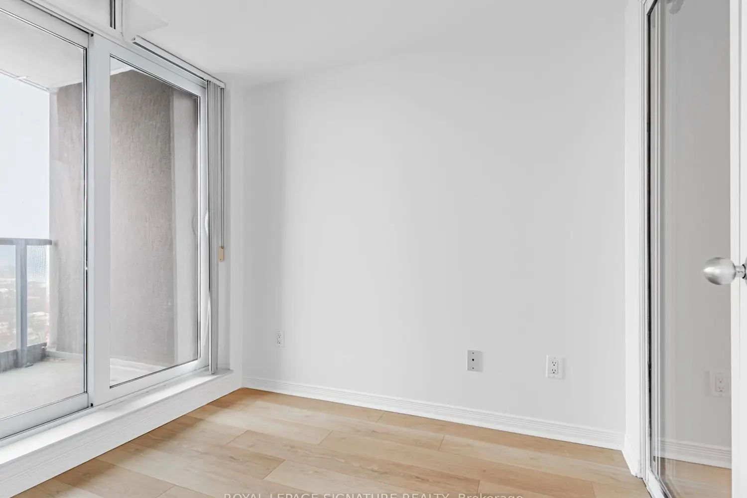 Additional image 15 of 30 Harrison Garden Boulevard 2306