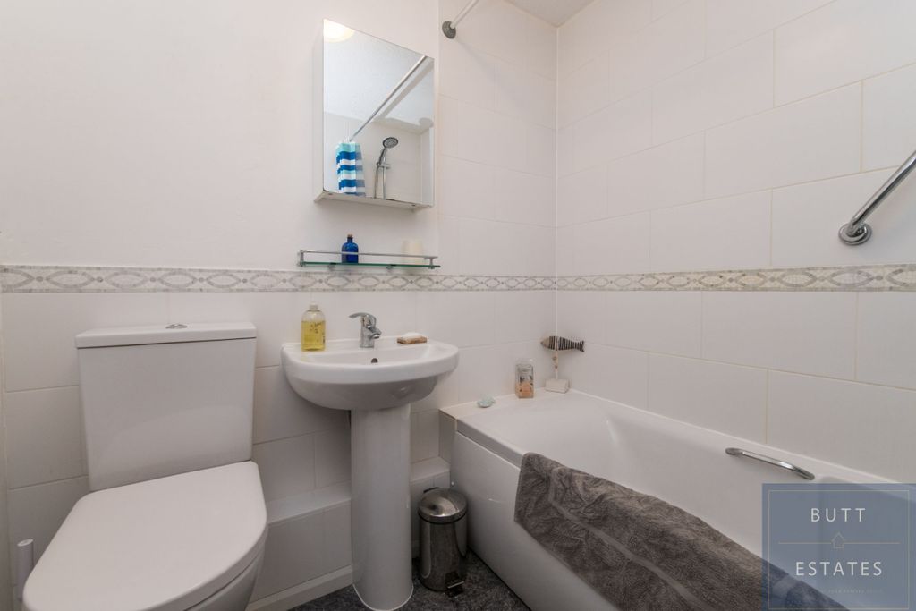 Additional image 9 of 2 bed terraced house for saleBalmoral Gardens, Topsham, Exeter EX3