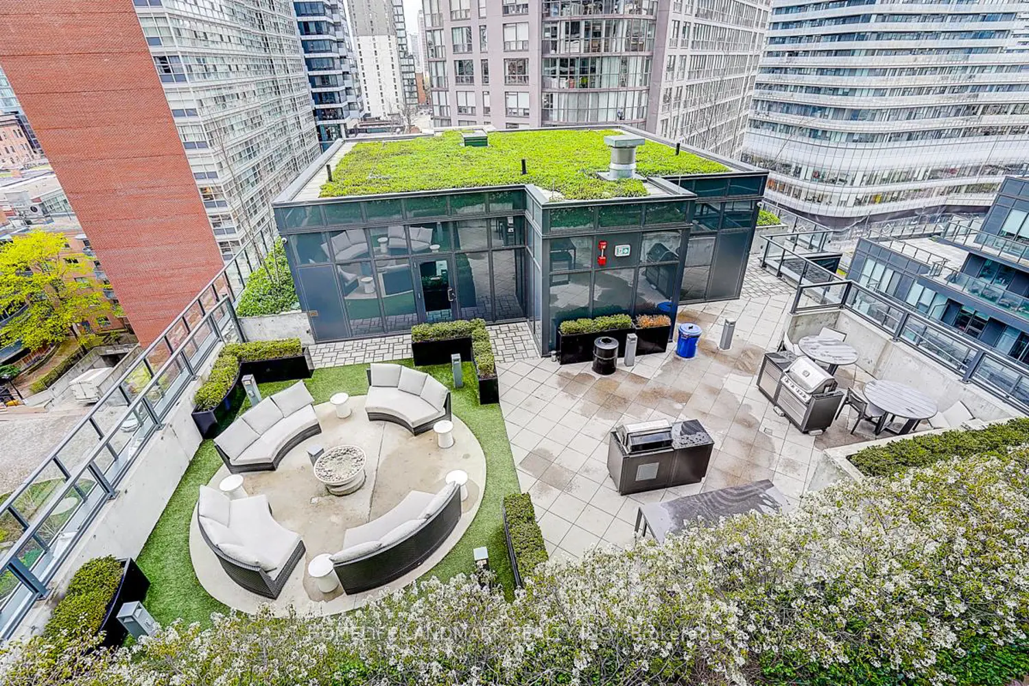 Additional image 13 of 955 Bay Street 1116
