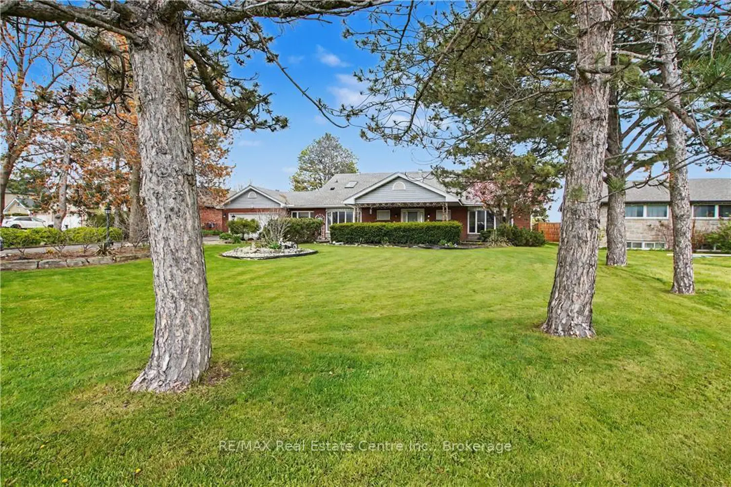 1061 North Service Road