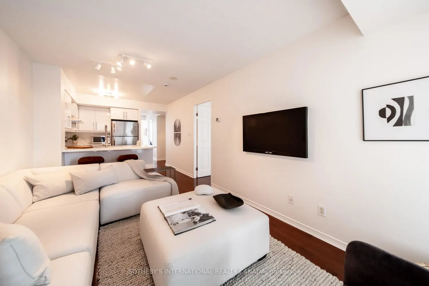 Additional image 7 of 230 King Street 1105