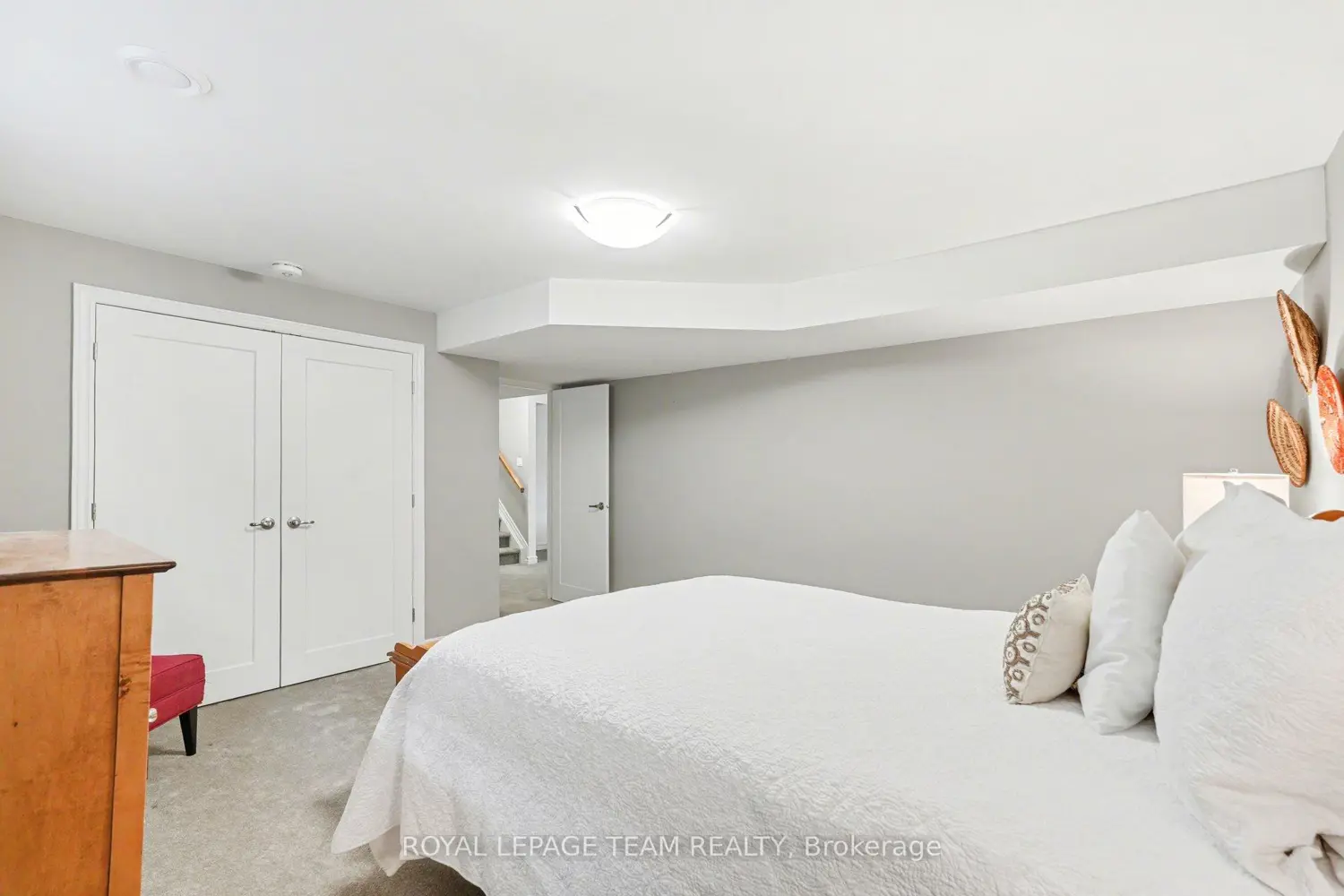 Additional image 15 of 855 Reaume Street