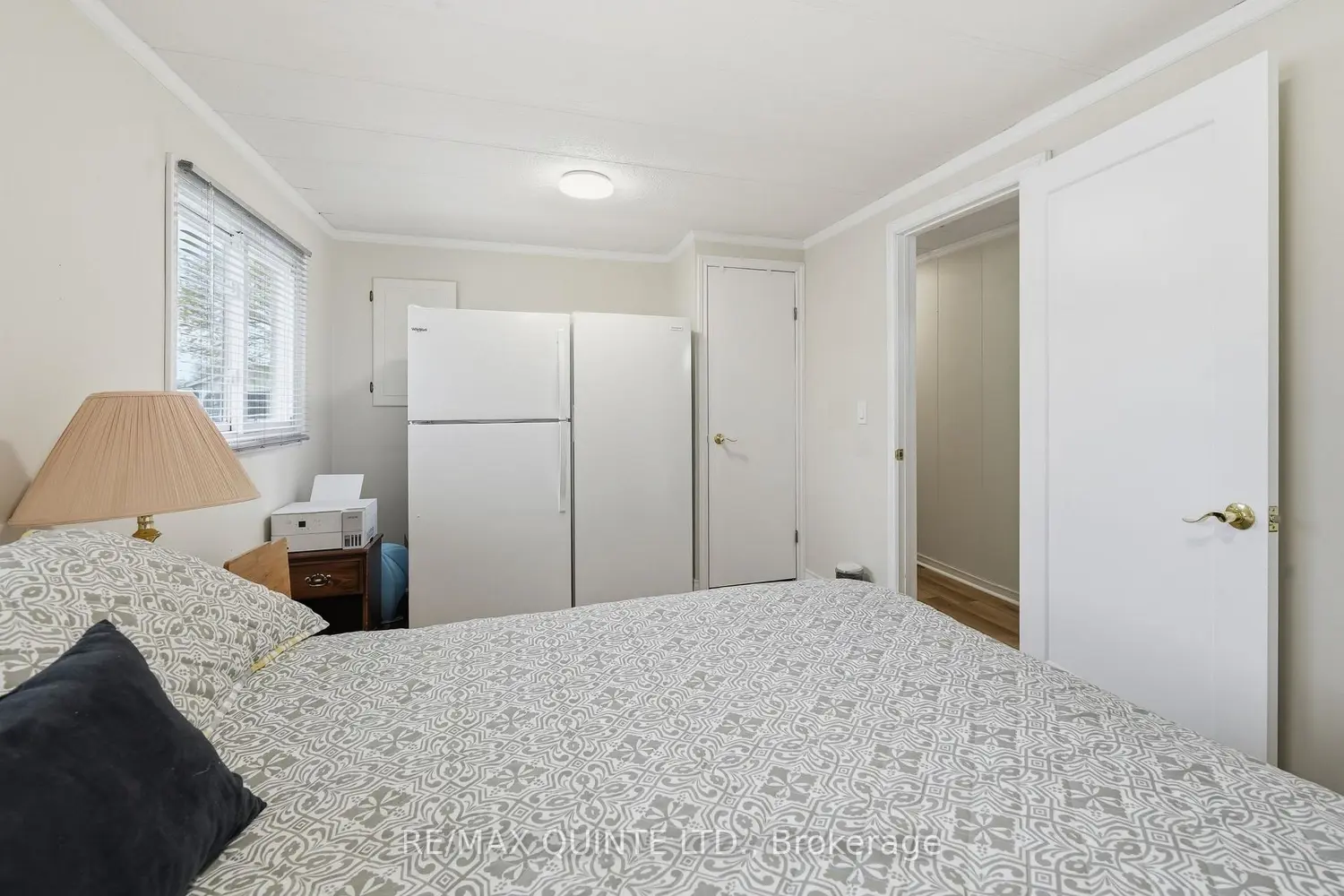 7 Finch Lane photo 2