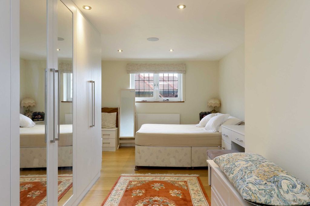 Additional image 17 of 7 bed detached house for saleVicarage Way, Gerrards Cross, Buckinghamshire SL9