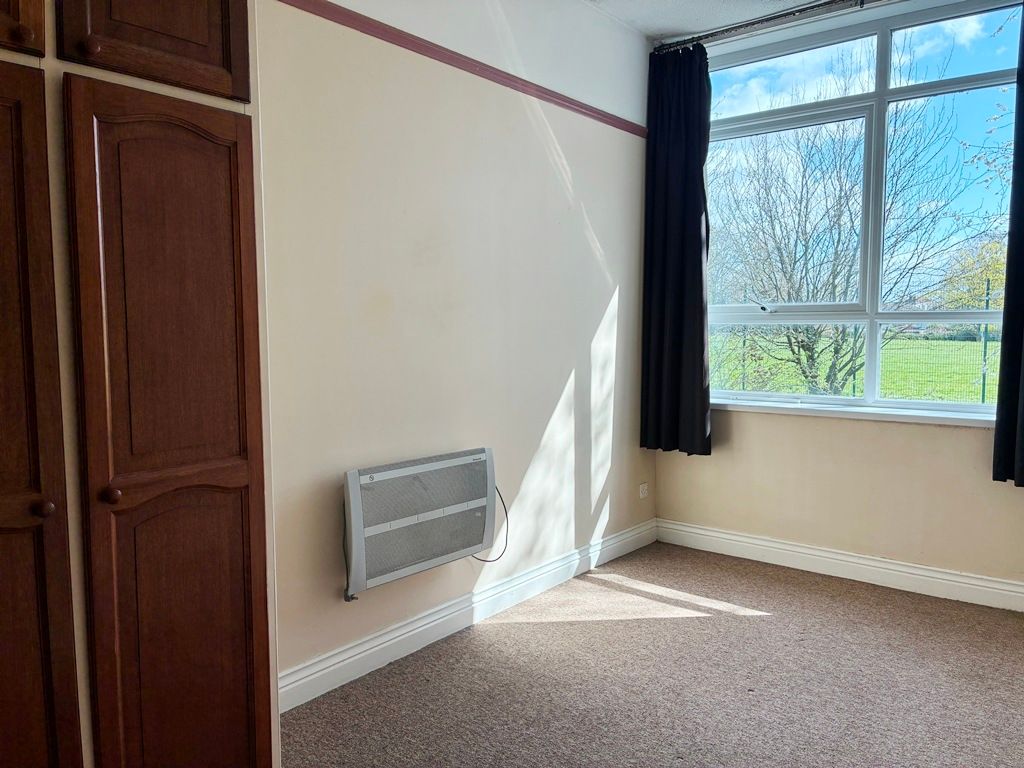 2 bed flat for saleSt. Christopher Court, Evesham WR11 photo 4