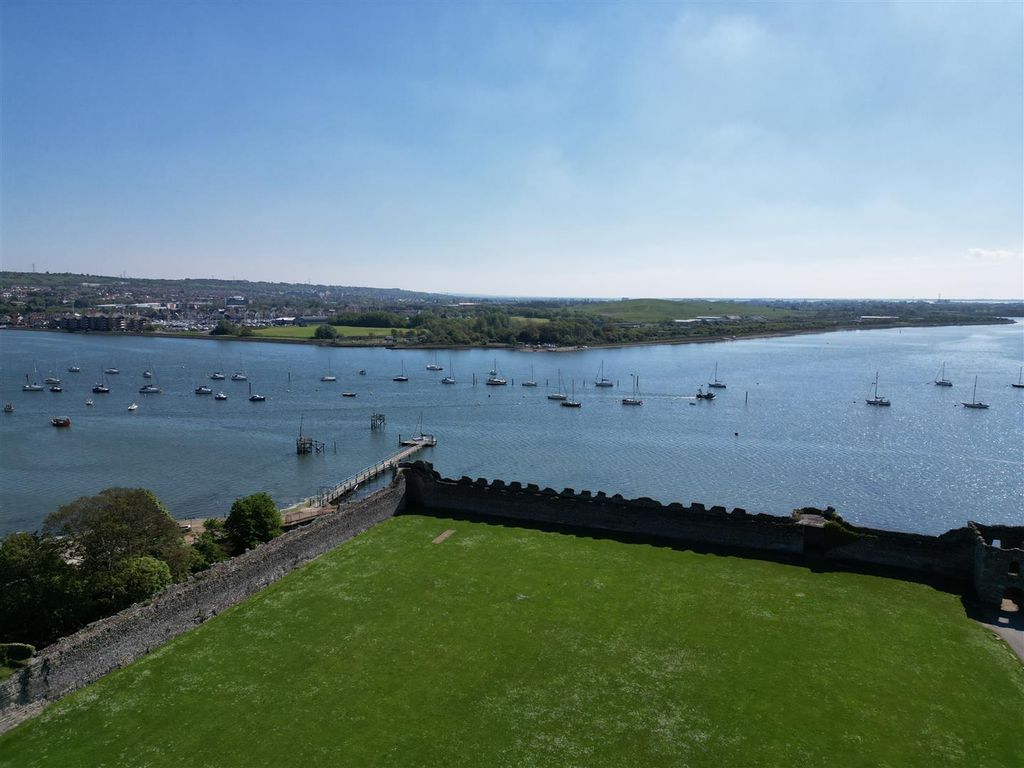 Additional image 46 of 5 bed property for saleCastle Street, Portchester PO16