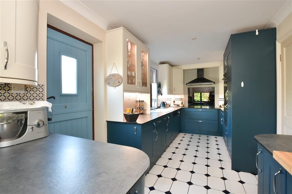 Additional image 4 of 4 bed detached house for saleLime Tree Court, Freshwater, Isle Of Wight PO40