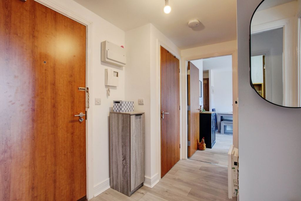 Additional image 4 of 2 bed flat for saleWorsdell Drive, Gateshead NE8