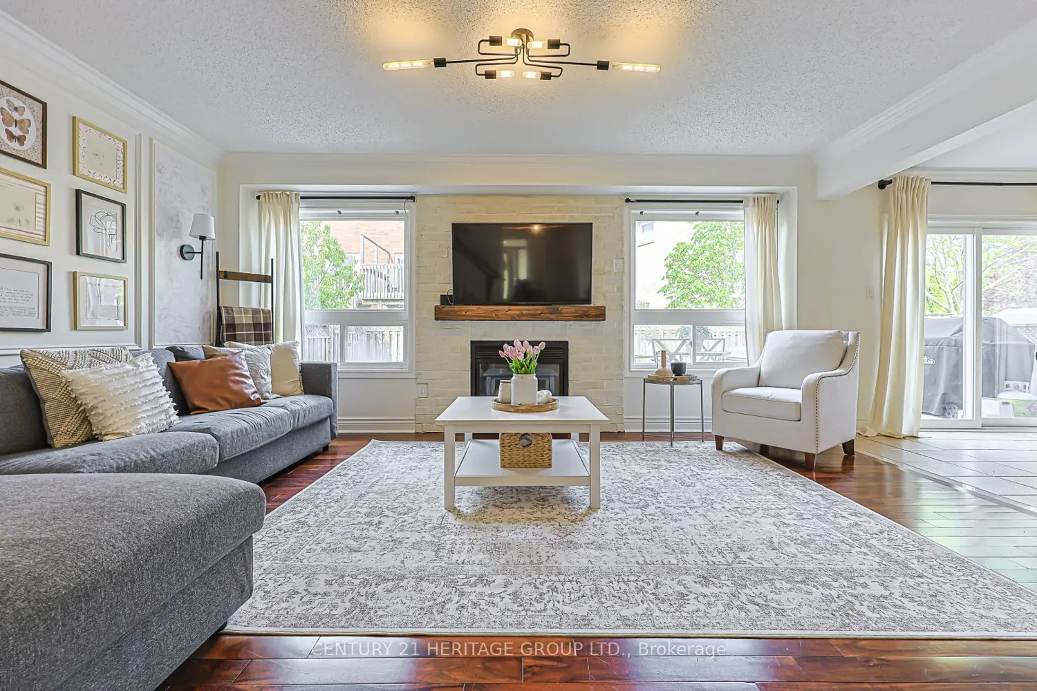 Additional image 3 of 996 Oaktree Crescent