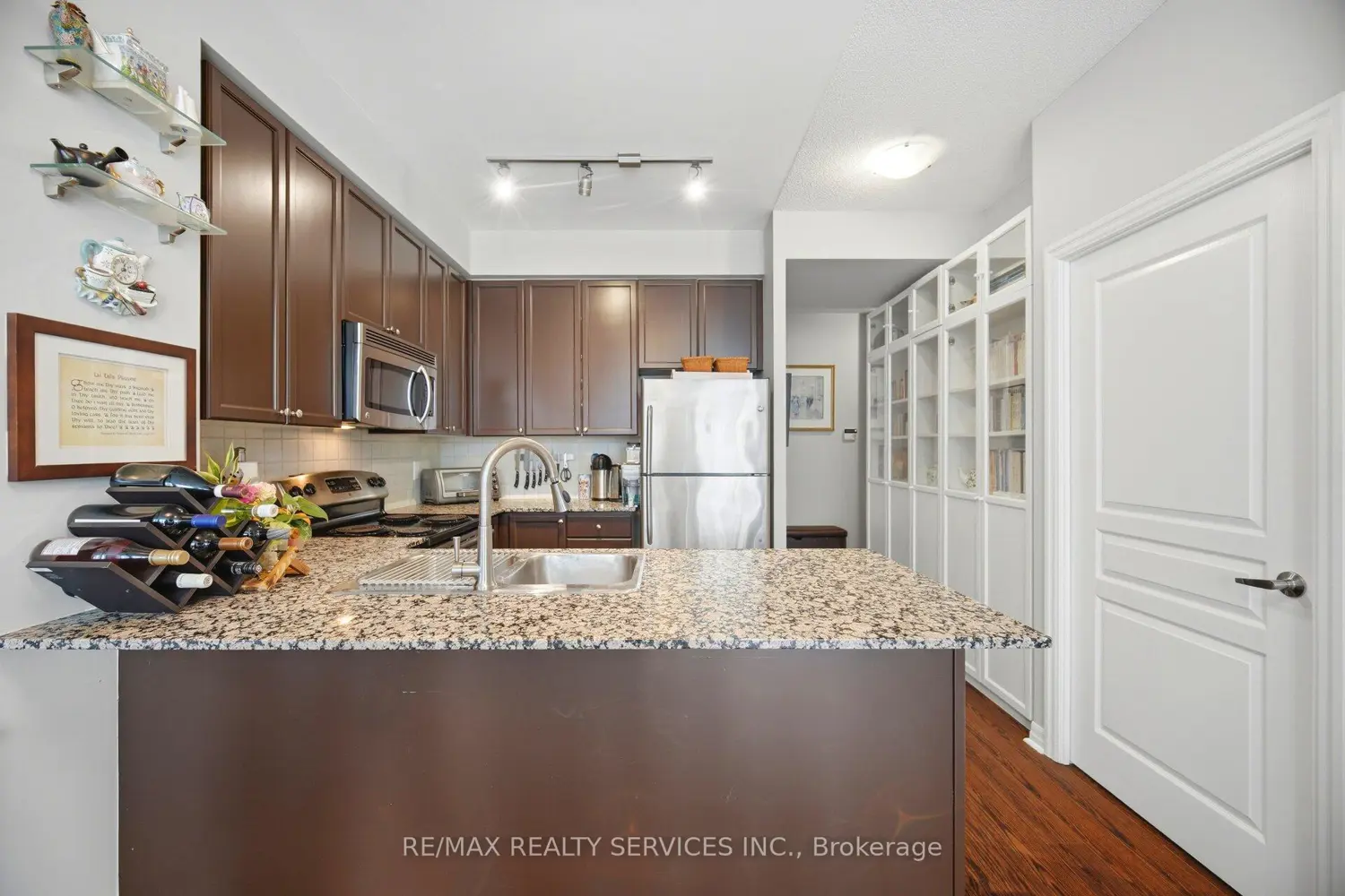 225 Webb Drive 810 photo 5