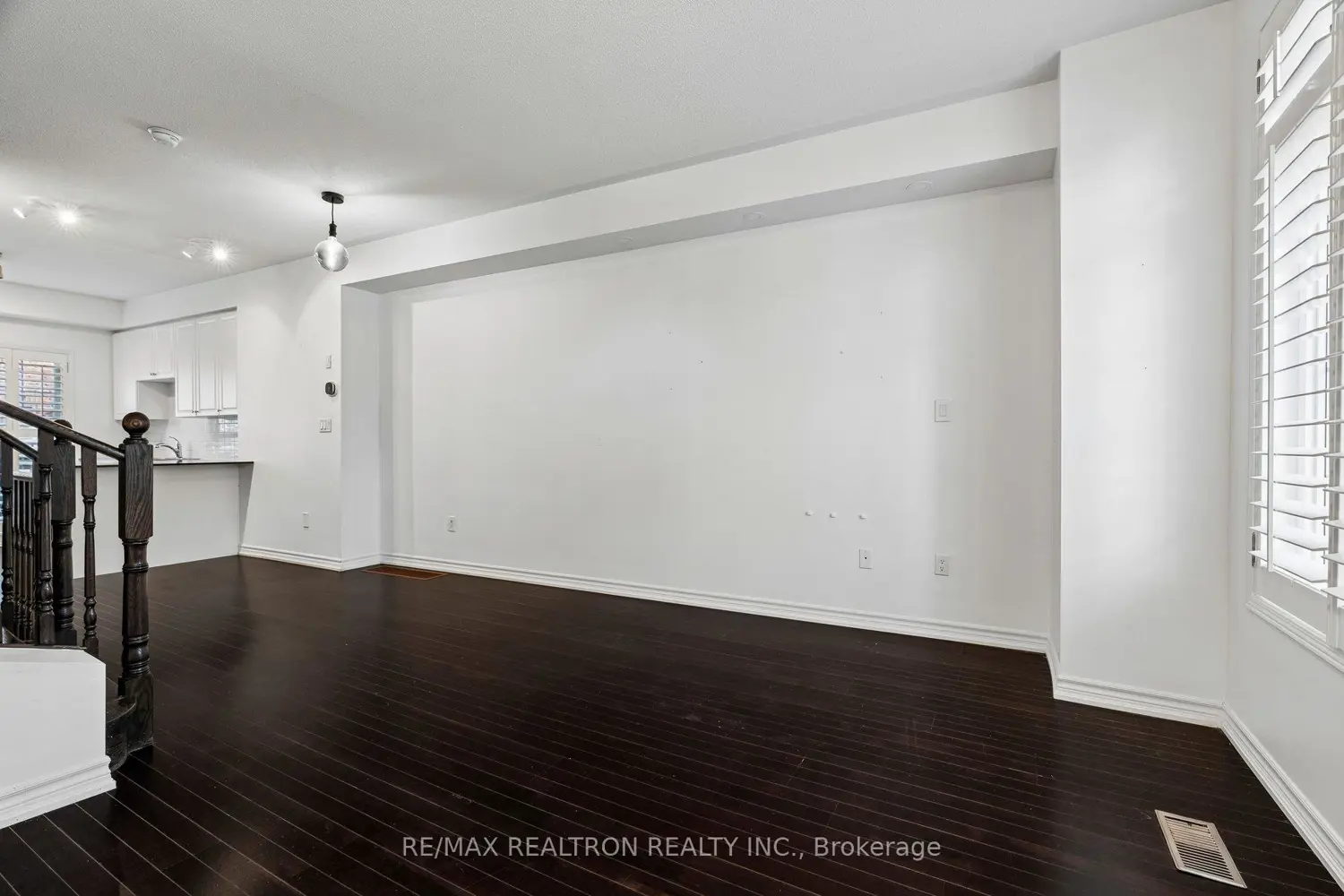 Additional image 3 of 97 The Queensway 35