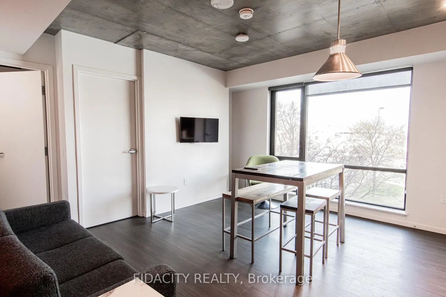 105 Champagne Avenue 303 photo 5