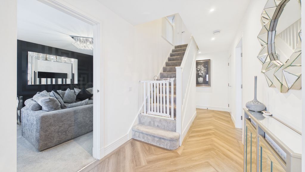 Additional image 5 of 4 bed detached house for saleCairnmaith, Erskine PA8