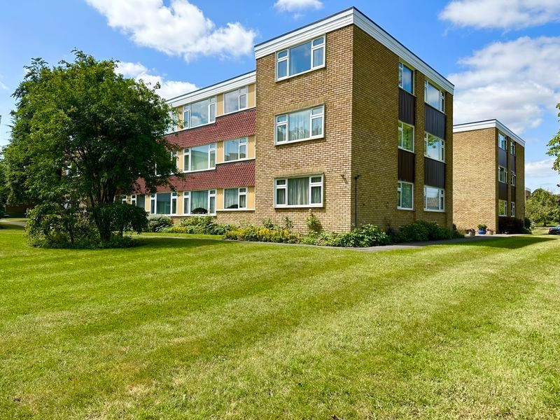 Additional image 2 of 3 bed flat for saleAvenue Road, Epsom KT18