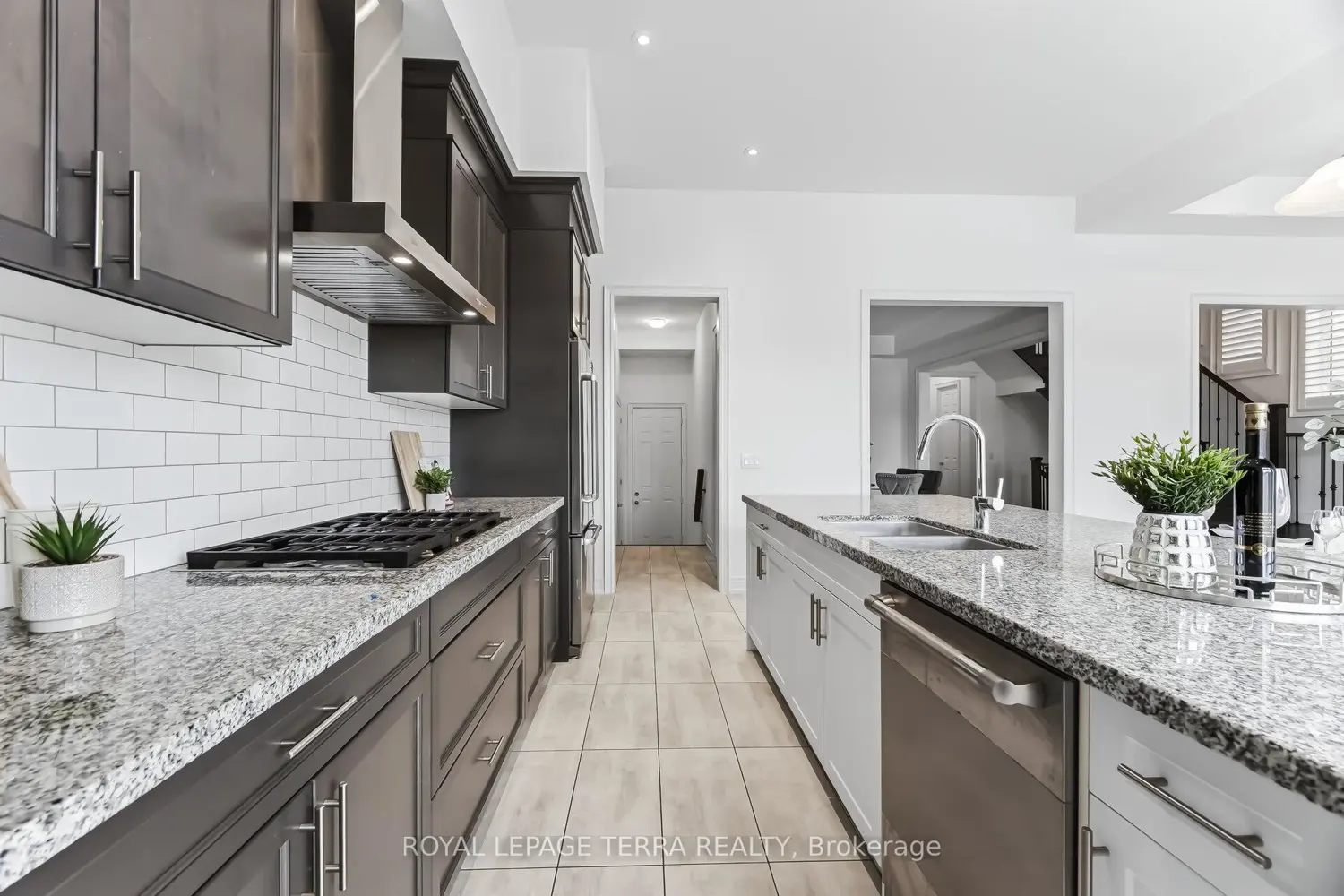 11 Lockton Street photo 5