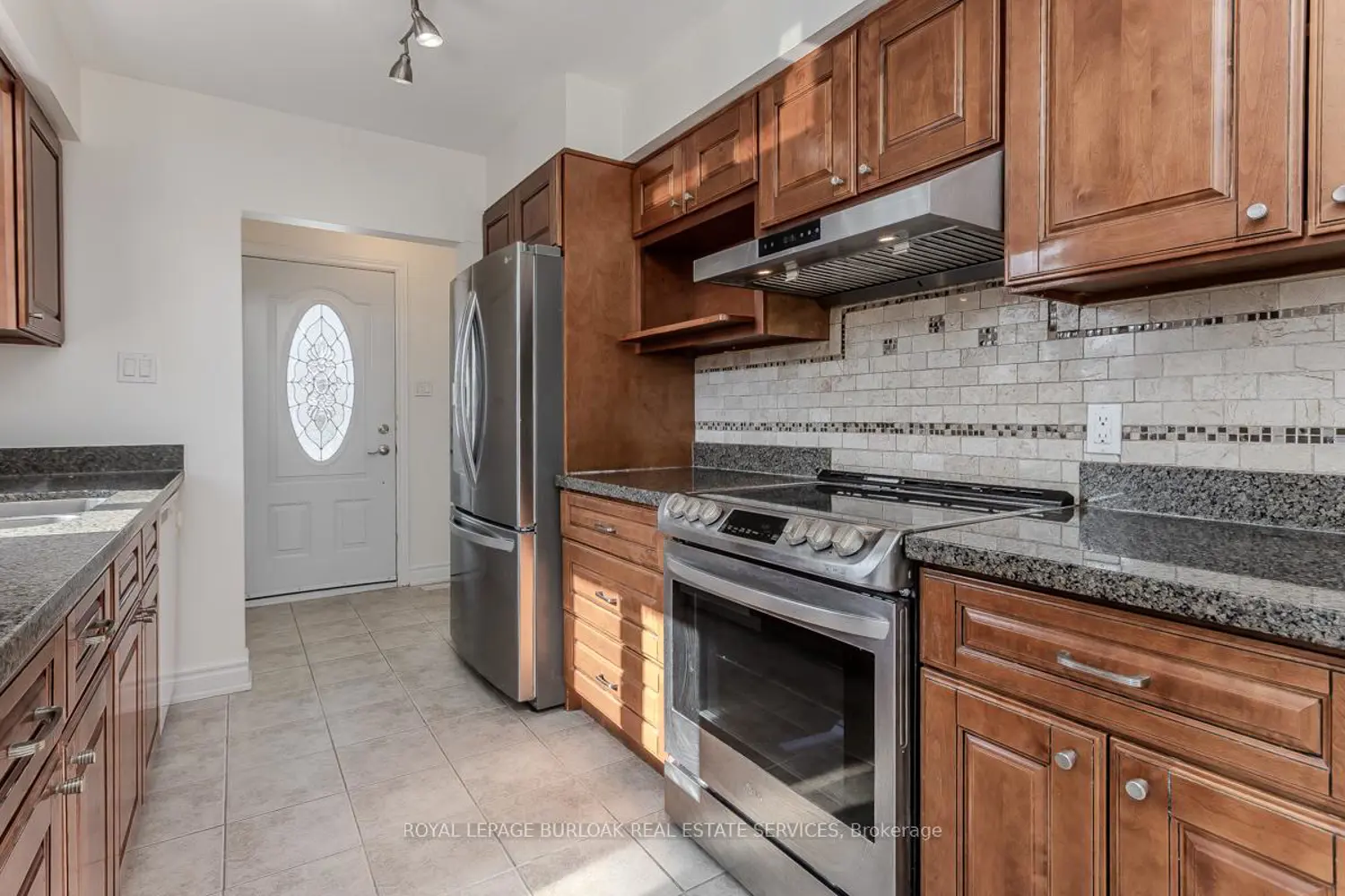 Additional image 4 of 1294 Napier Crescent