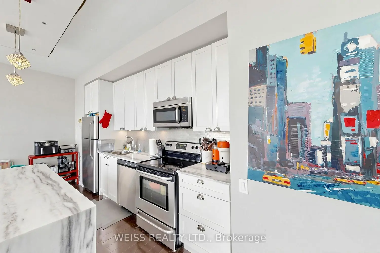 Additional image 8 of 105 The Queensway 3515