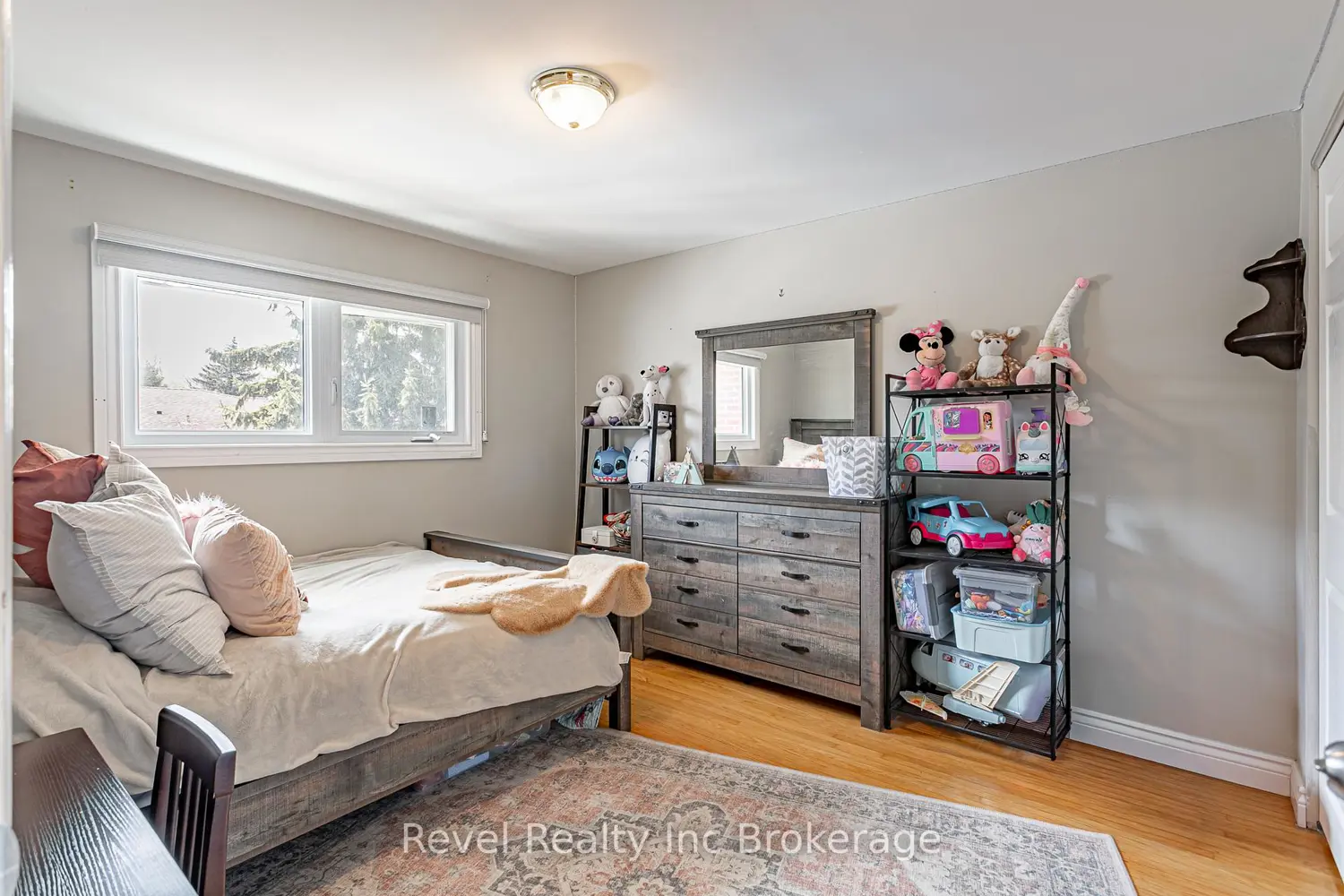 Additional image 12 of 828 Warwick Street