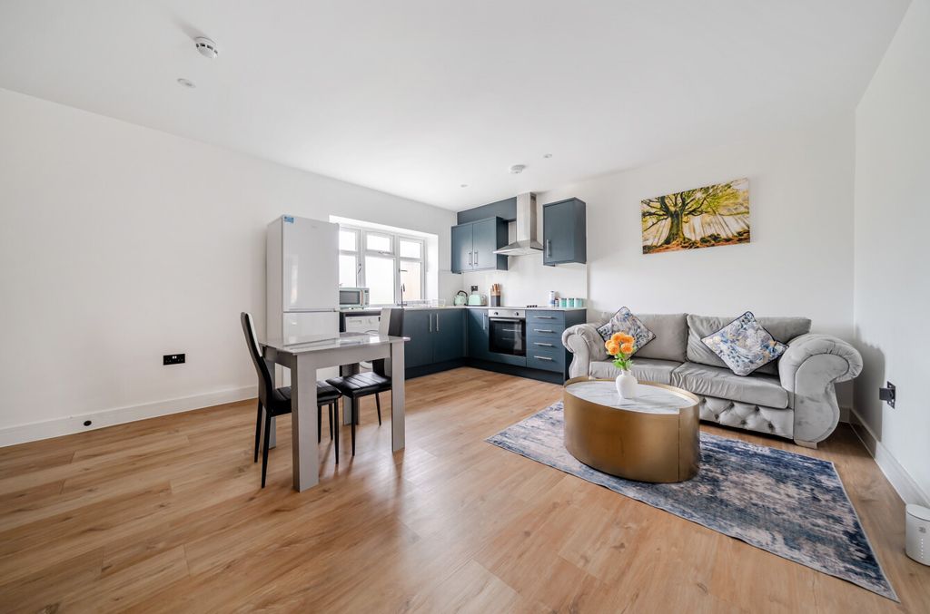 Additional image 4 of Property for saleHighlands Road, Fareham, Hampshire PO15