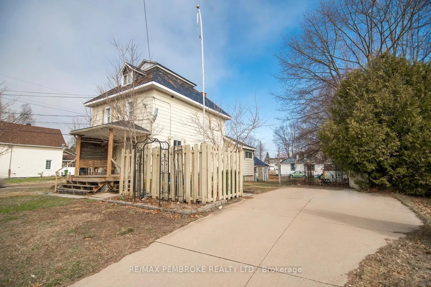 539 Mcgee Street photo 2