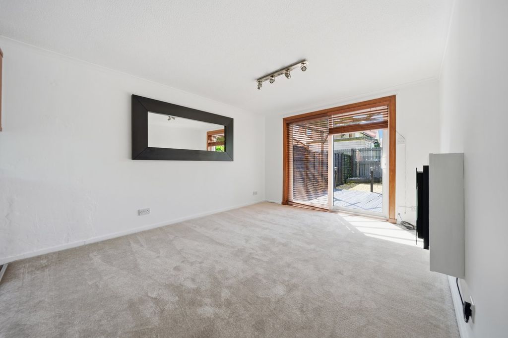 Additional image 3 of 1 bed flat for saleCastle Avenue, Carronshore, Falkirk FK2
