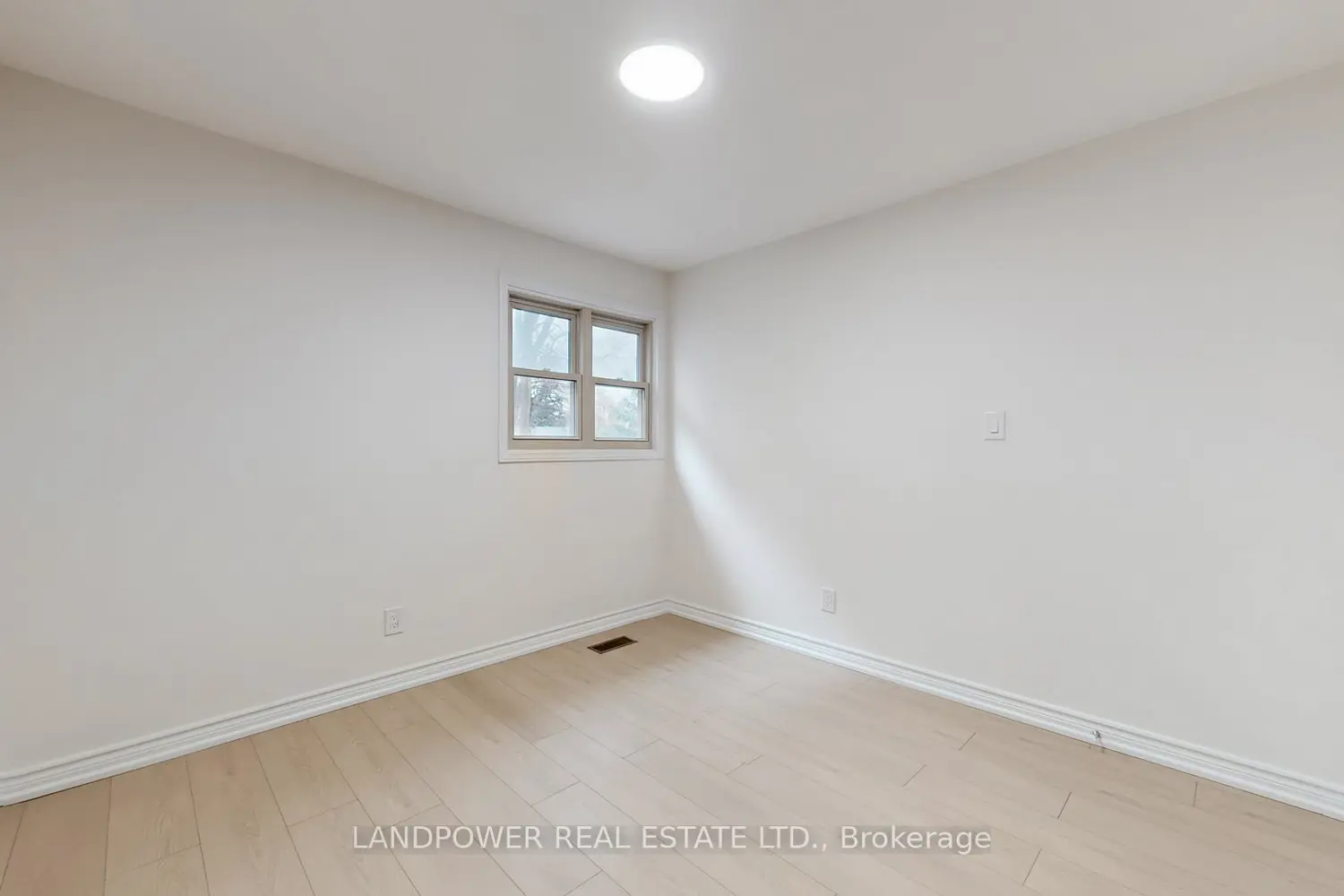 Additional image 12 of 10 Cardwell Avenue 64