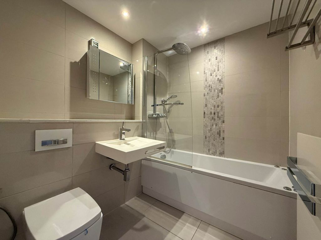 Additional image 6 of 2 bed flat for saleMacarthur Close, Erith DA8