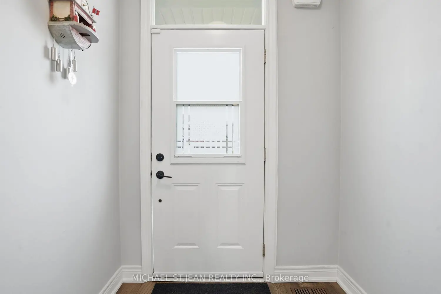 65 Paradise Grove photo 2