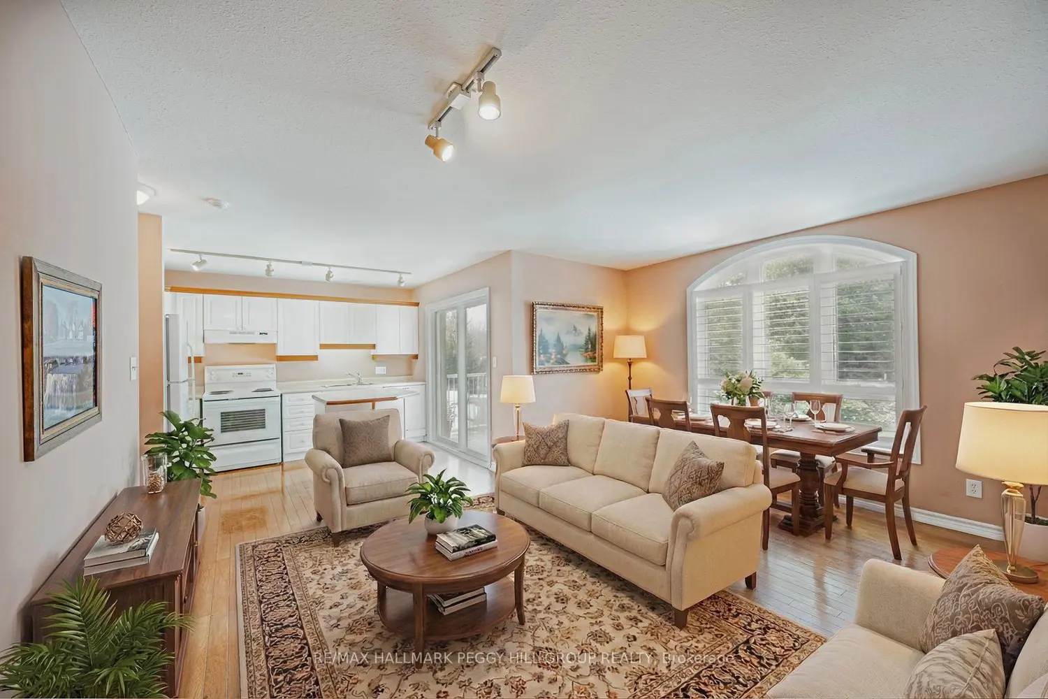 31 Dairy Lane 308 photo 4