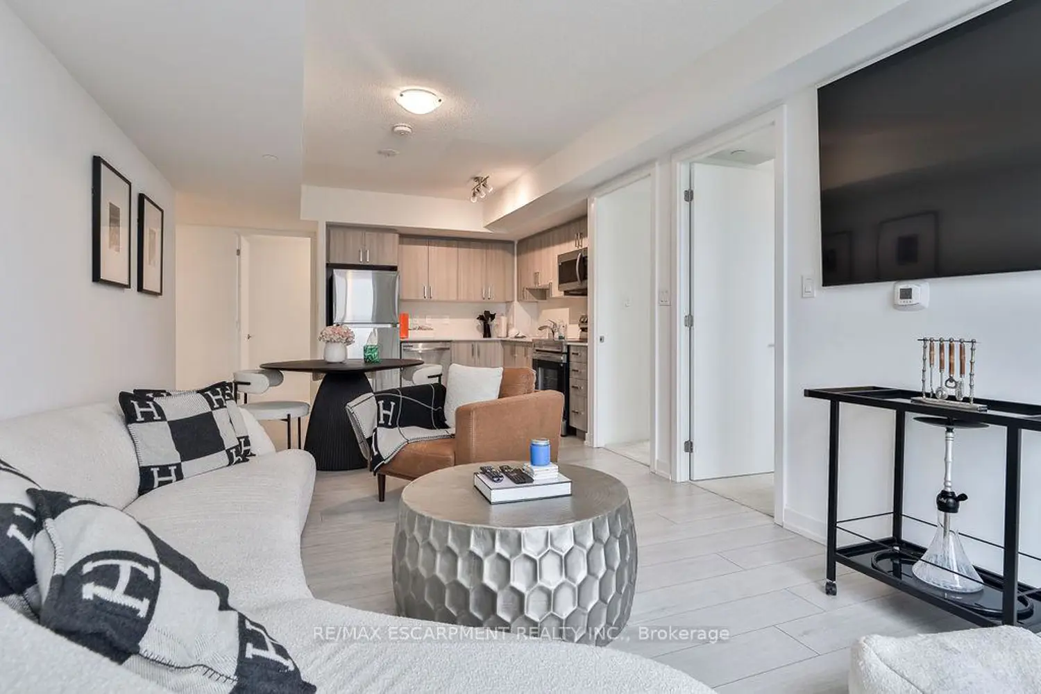 Additional image 13 of 556 Marlee Avenue 606