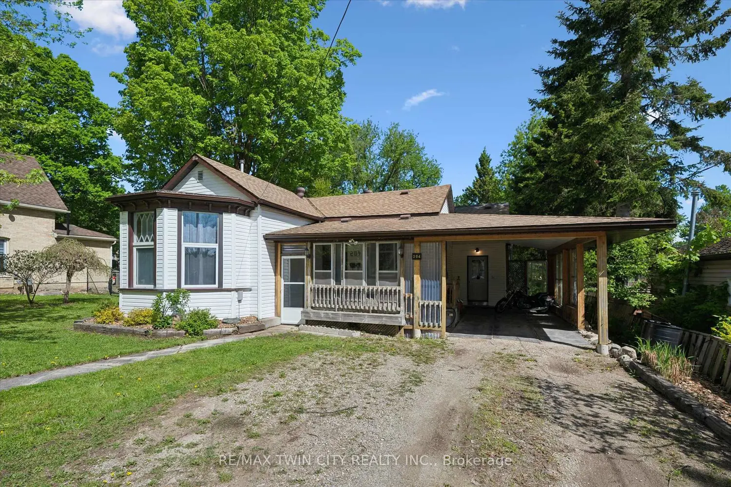 204 Joseph Street photo 2