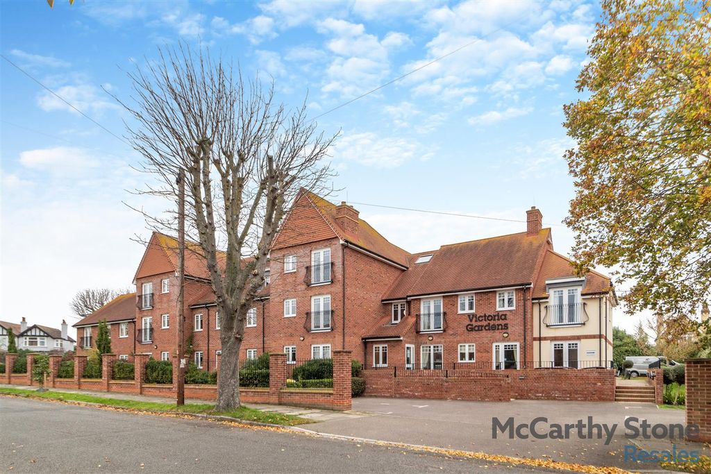 2 bed flat for saleHadleigh Road, Frinton-On-Sea CO13