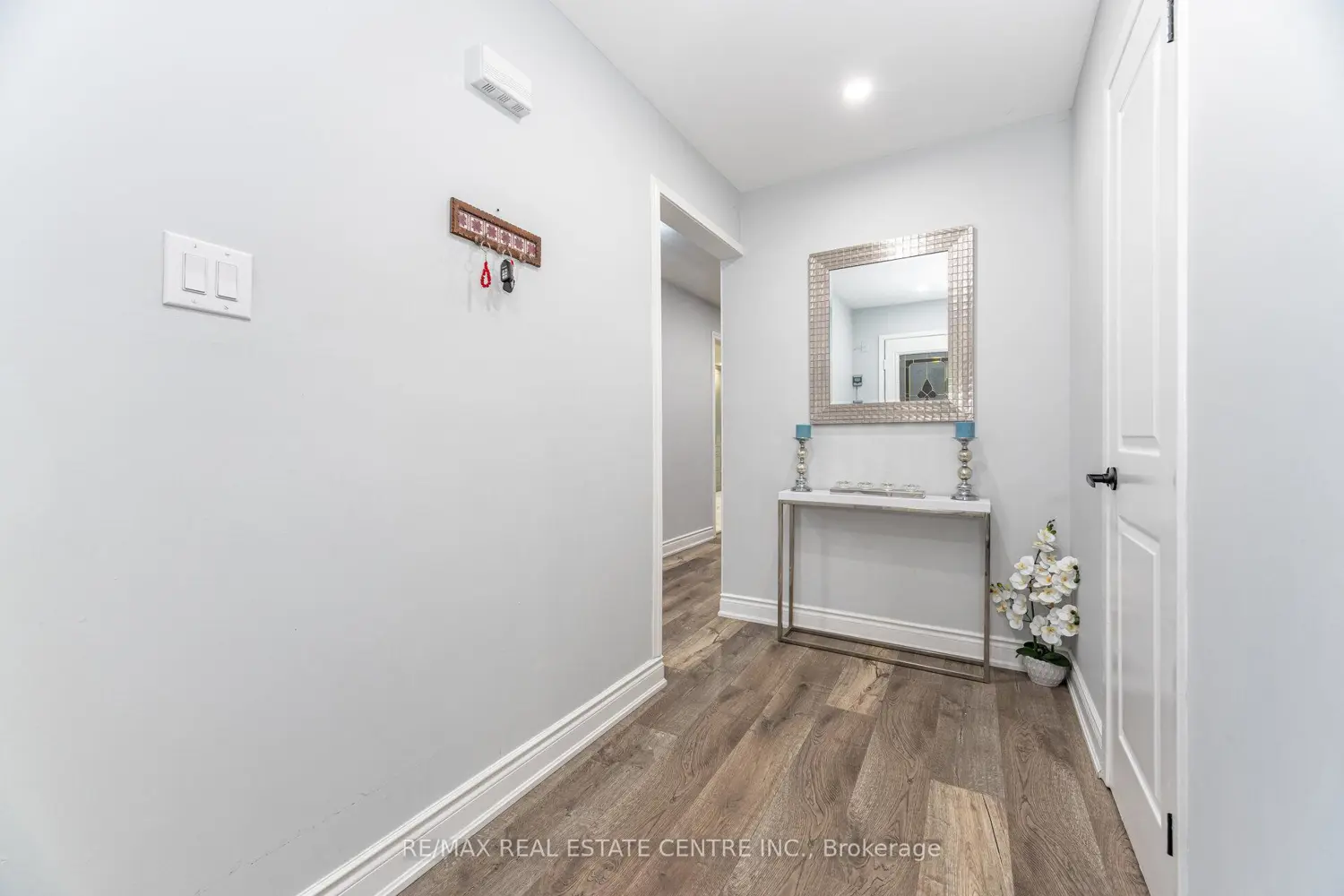 44 Abelard Avenue photo 3