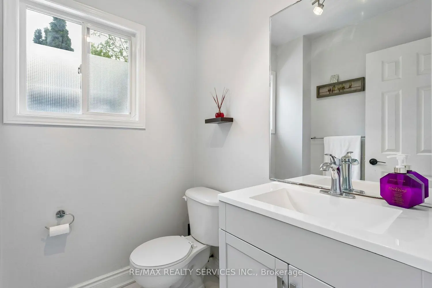 276 Fitzgerald Crescent photo 4