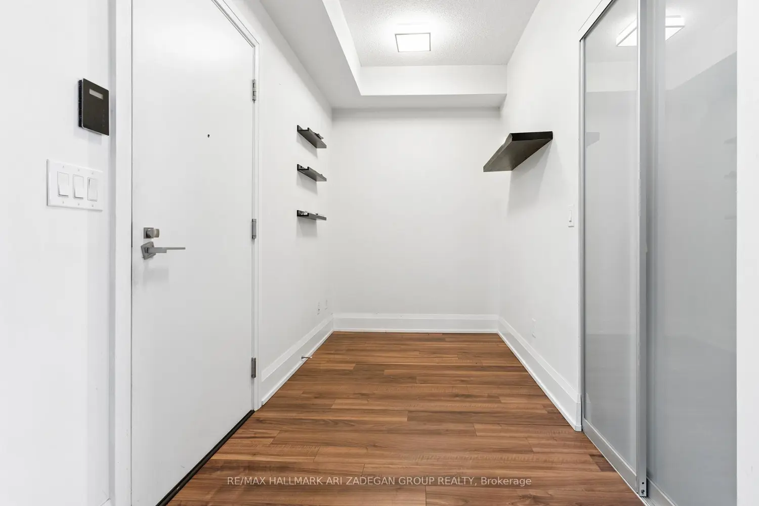 Additional image 4 of 120 Harrison Garden Boulevard 907